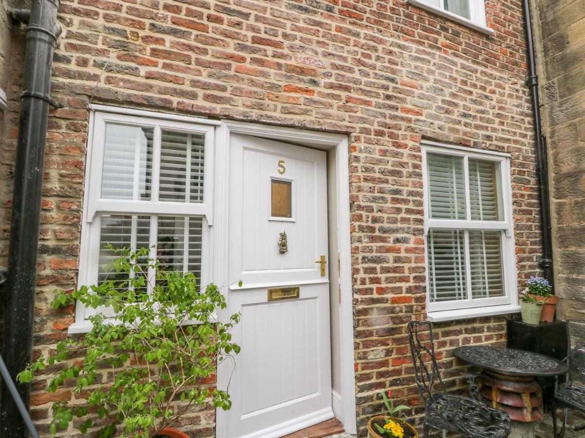 5 Oystons Yard Villa Whitby Exterior photo